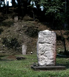 Seibal, Estela 13, Período Clásico Último, 849 d.C.